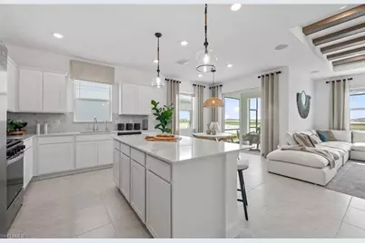 601 Oasis Lake Pl, Lehigh Acres, FL 33936 - Photo 9