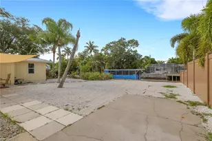 2772 Riverview Dr, Naples, FL 34112 - Photo 19