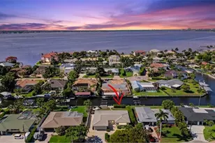 397 Parkway Ct, Fort Myers, FL 33919 - Photo 3