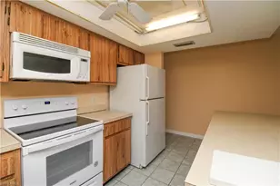4300 Gulfstream Dr, Naples, FL 34112 - Photo 11