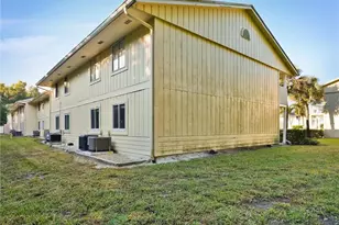4621 Bayshore Dr, Naples, FL 34112 - Photo 25