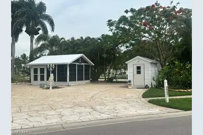 1112 Platinum Lake Ln, Naples, FL 34114 - Photo 3