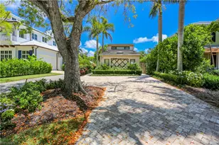 550 3rd Ave N, Naples, FL 34102 - Photo 23