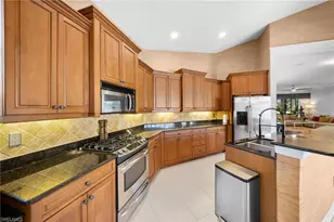 955 Tivoli Ct, Naples, FL 34104 - Photo 13