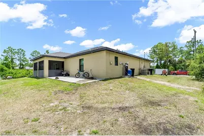 605 E 11th St, Lehigh Acres, FL 33972 - Photo 5