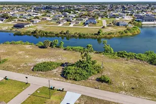 527 NW 24th Terrace, Cape Coral, FL 33993 - Photo 11