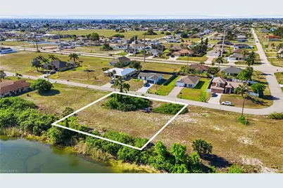 527 NW 24th Ter, Cape Coral, FL 33993 - Photo 5