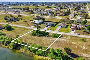 527 NW 24th Terrace, Cape Coral, FL 33993 - Photo 5