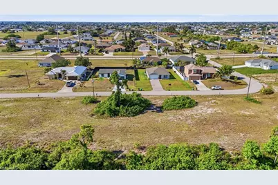 527 NW 24th Ter, Cape Coral, FL 33993 - Photo 13