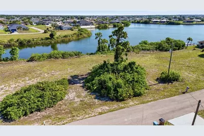 527 NW 24th Ter, Cape Coral, FL 33993 - Photo 9