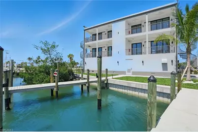 855 Lagoon St #3, Fort Myers Beach, FL 33931 - Photo 5