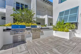 201 8th St S, Naples, FL 34102 - Photo 29