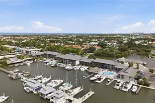 900 Broad Ave S, Naples, FL 34102 - Photo 37