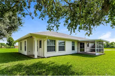 306 NE 17th Pl, Cape Coral, FL 33909 - Photo 15
