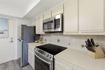 1977 Gulf Shore Blvd N #306, Naples, FL 34102 - Photo 7