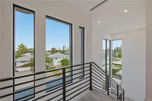 1286 Belaire Ct, Naples, FL 34110 - Photo 11