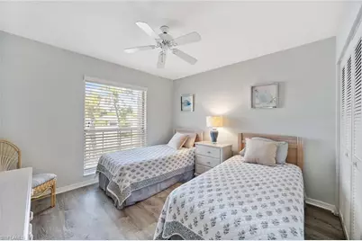 822 Gulf Pavillion Dr #202, Naples, FL 34108 - Photo 15