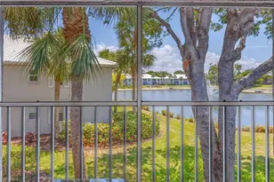 822 Gulf Pavillion Dr, Naples, FL 34108 - Photo 19