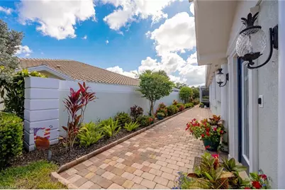 3006 Futuna Ln, Naples, FL 34119 - Photo 3