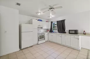4077 S Edgewater Cir, Labelle, FL 33935 - Photo 9