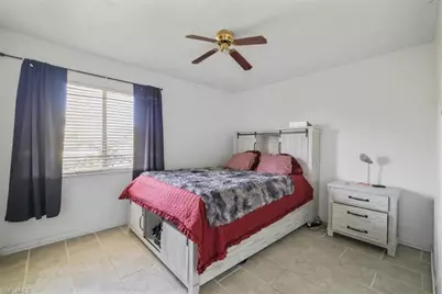 4077 S Edgewater Cir, Labelle, FL 33935 - Photo 17