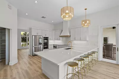 7985 Beaumont Ct, Naples, FL 34109 - Photo 5