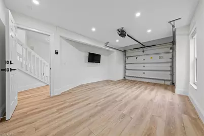 7985 Beaumont Ct, Naples, FL 34109 - Photo 31