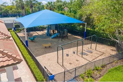 7985 Beaumont Ct, Naples, FL 34109 - Photo 41