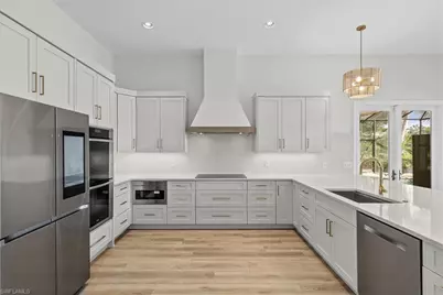 7985 Beaumont Ct, Naples, FL 34109 - Photo 7