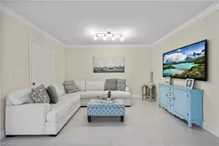 2100 Gulf Shore Blvd N, Naples, FL 34102 - Photo 9