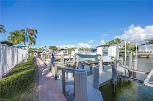 2100 Gulf Shore Blvd N, Naples, FL 34102 - Photo 27