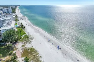 2100 Gulf Shore Blvd N, Naples, FL 34102 - Photo 35