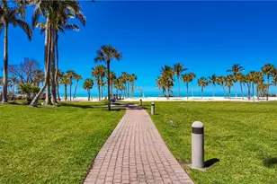 4021 Gulf Shore Blvd N, Naples, FL 34103 - Photo 27