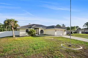 1426 Scenic St, Lehigh Acres, FL 33936 - Photo 3