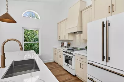 10987 Fieldfair Dr, Naples, FL 34119 - Photo 9