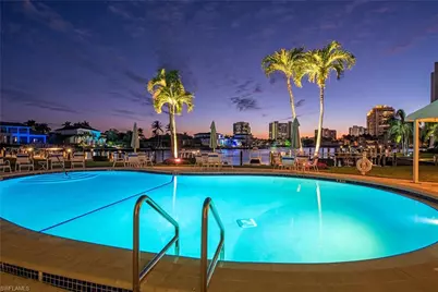 400 Park Shore Dr #304, Naples, FL 34103 - Photo 5