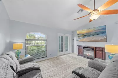 618 SE 15th Ter, Cape Coral, FL 33990 - Photo 9