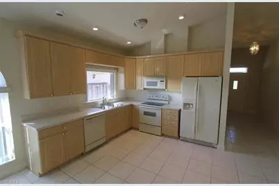 566 110th Ave N, Naples, FL 34108 - Photo 3