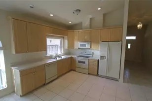 566 110th Ave N, Naples, FL 34108 - Photo 3