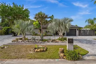 38 Willoughby Dr, Naples, FL 34110 - Photo 5