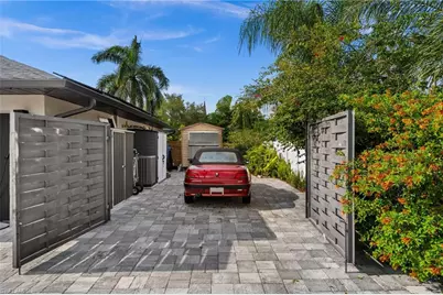38 Willoughby Dr, Naples, FL 34110 - Photo 15