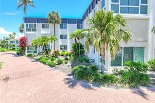 1930 Gulf Shore Blvd N, Naples, FL 34102 - Photo 23