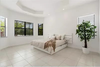 4715 Kensington Cir, Naples, FL 34119 - Photo 9