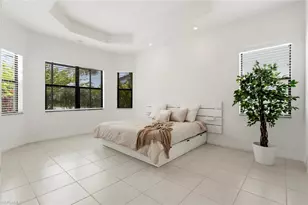 4715 Kensington Cir, Naples, FL 34119 - Photo 9