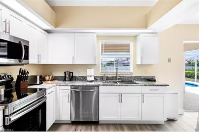 2122 SW 25th St, Cape Coral, FL 33914 - Photo 5