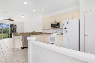 880 Hampton Cir, Naples, FL 34105 - Photo 3