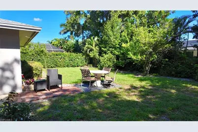 541 Landmark Dr, Naples, FL 34112 - Photo 15