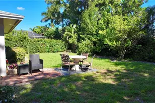 541 Landmark Dr, Naples, FL 34112 - Photo 15