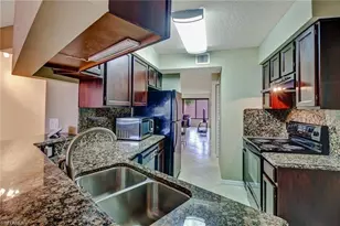 124 Cypress Way E, Naples, FL 34110 - Photo 3