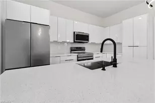 210 Pembroke St, Lehigh Acres, FL 33974 - Photo 15